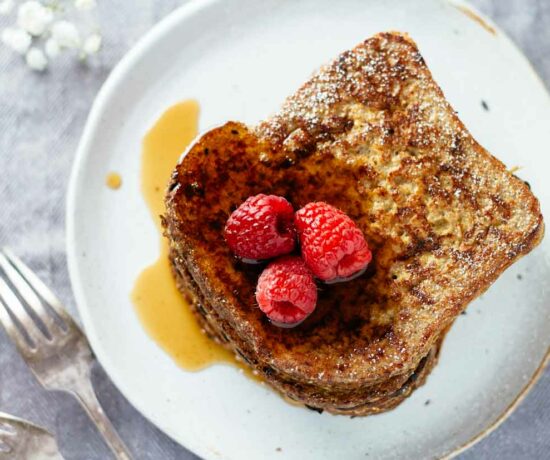 Healthy French Toast! SO good and perfect for brunch!