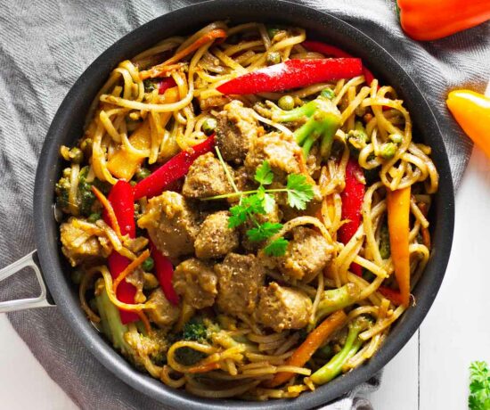 Gardein Sweet & Sour Porkless Bites Stir-Fry! This is amazing, healthy, and super easy to make! Perfect for a busy weeknight dinner. {Gluten-Free, Vegan}
