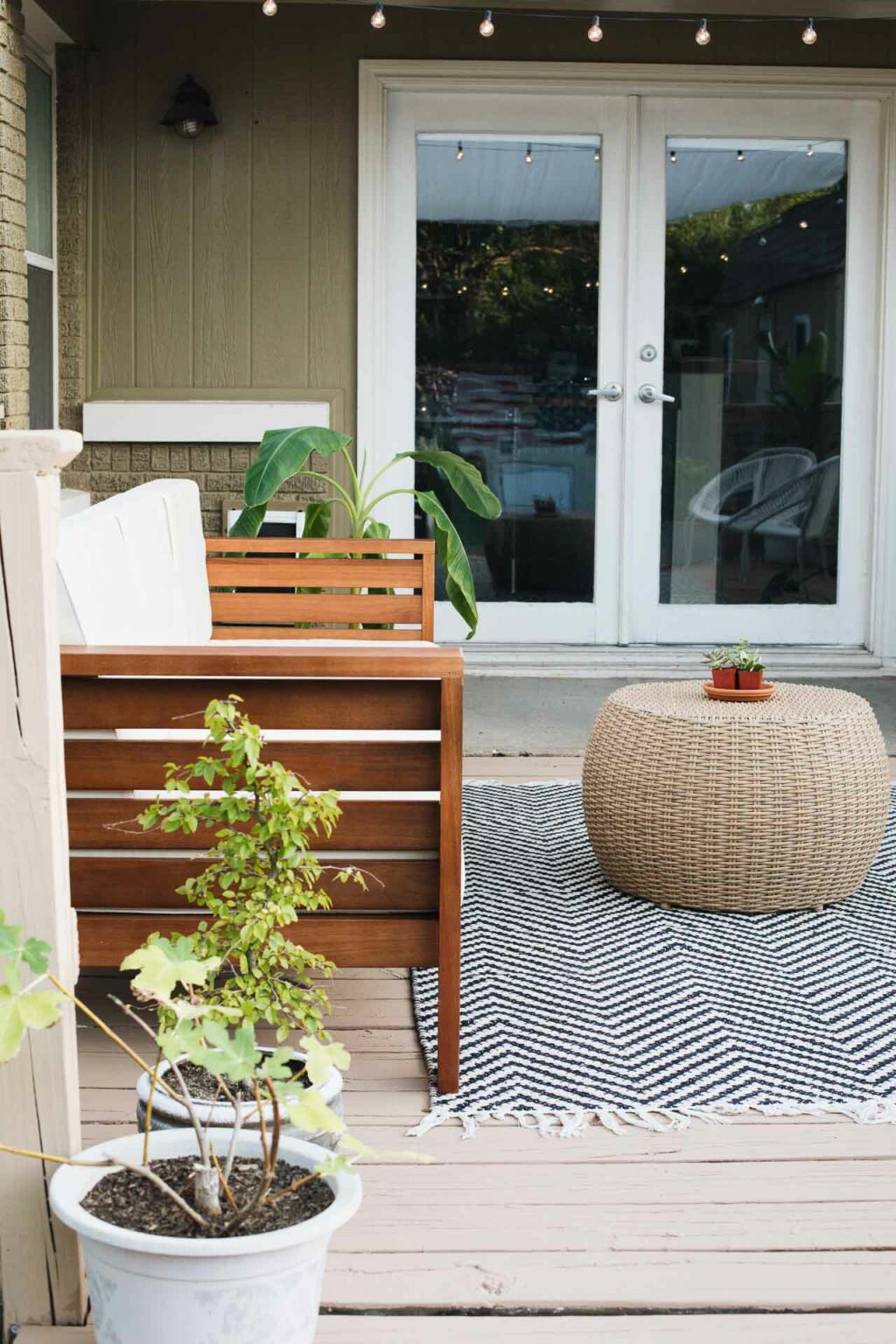 Decorating Ideas For A Small Deck - Jar Of Lemons