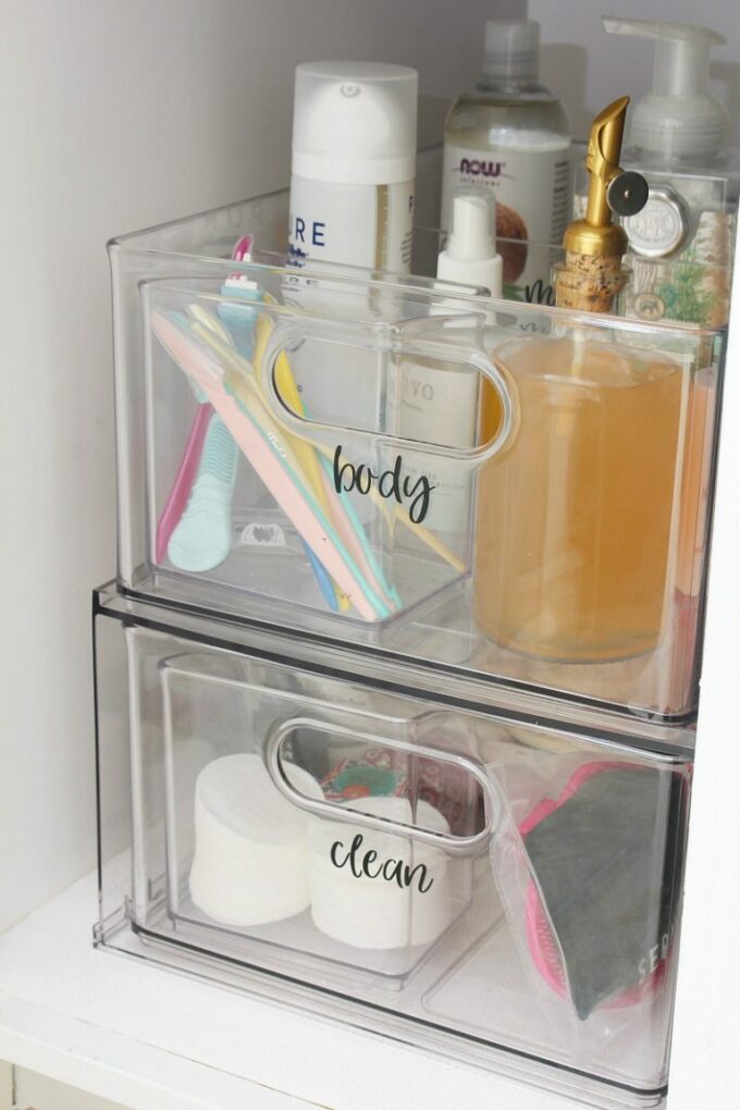 How to Organize a Small Bathroom in 7 Easy Steps - Jar Of Lemons