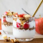 Healthy Apple Crumble recipe with yogurt and oats.