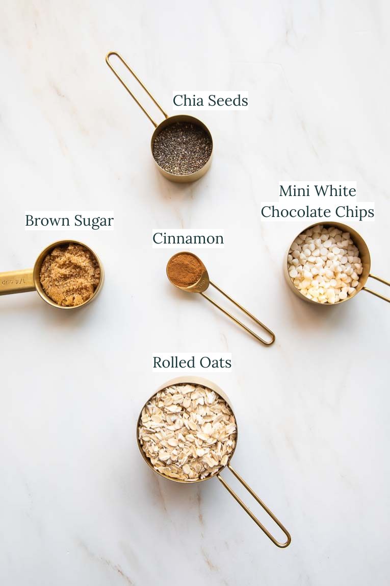 Cinnamon Roll Overnight oat ingredients.