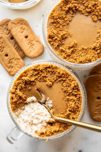 Top view of biscoff overnight oats.