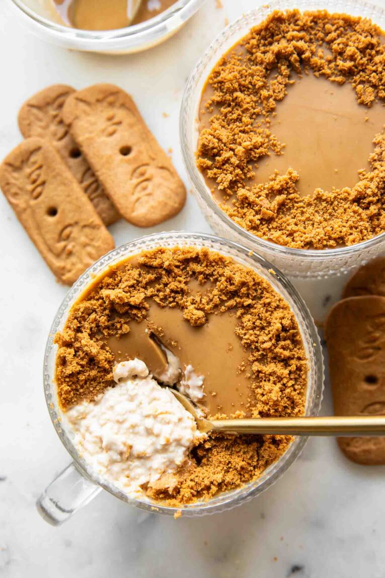 Top view of biscoff overnight oats.